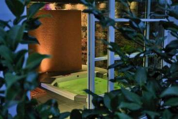 تختخواب و صبحانه Lucca In Azzurro Maison De Charme