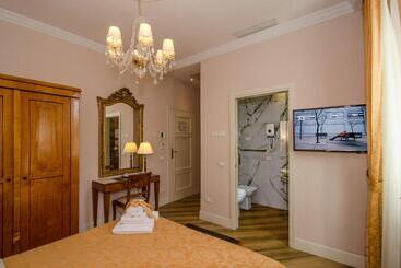 تختخواب و صبحانه Lucca In Azzurro Maison De Charme