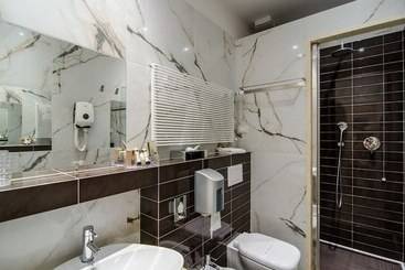 تختخواب و صبحانه Lucca In Azzurro Maison De Charme