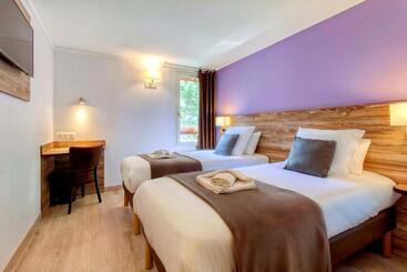 Brit Hotel Confort Pau Lons