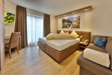 Garni Fiegl Apart