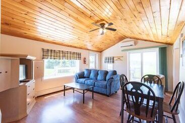 هتل Canadas Best Value Inn & Suites Summerside