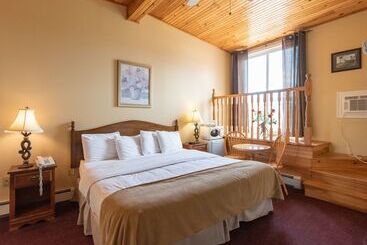 هتل Canadas Best Value Inn & Suites Summerside