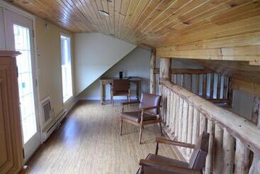 هتل Canadas Best Value Inn & Suites Summerside