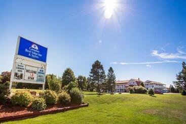 هتل Canadas Best Value Inn & Suites Summerside