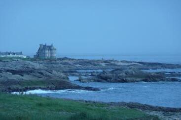 هتل De La Mer
