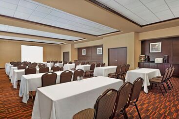 هتل Four Points By Sheraton Edmonton International Airport