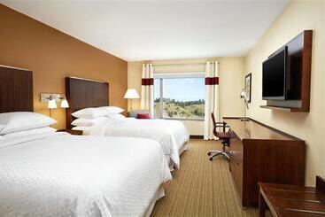 هتل Four Points By Sheraton Kelowna Airport