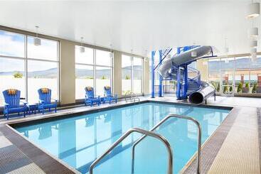 هتل Four Points By Sheraton Kelowna Airport
