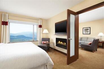 هتل Four Points By Sheraton Kelowna Airport