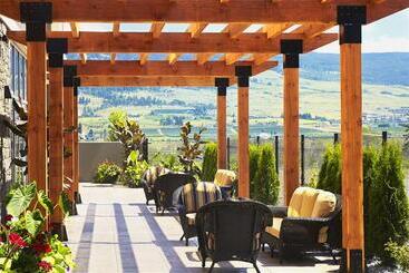 هتل Four Points By Sheraton Kelowna Airport