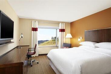 هتل Four Points By Sheraton Kelowna Airport
