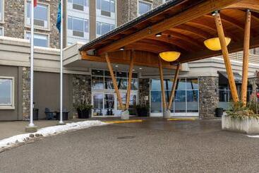 هتل Four Points By Sheraton Kelowna Airport