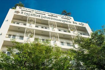 هتل The Frangipani Royal Palace