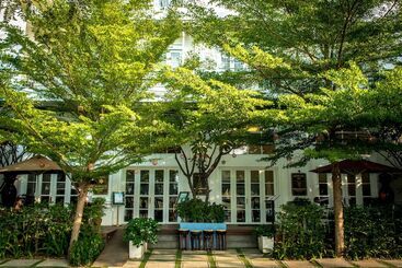 هتل The Frangipani Royal Palace