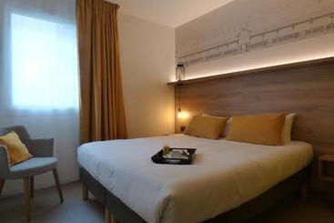 هتل Hôtel Des Halles