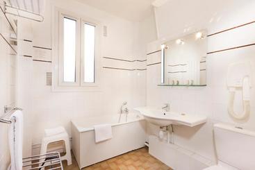 هتل Hôtel Donjon Vincennes