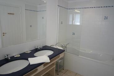 هتل Hôtel La Galiote En Ré