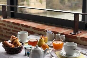 هتل Hôtel Mercure Villeneuve Sur Lot Moulin De Madame