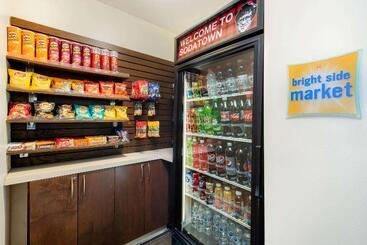 호텔 La Quinta By Wyndham Oshawa