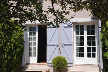 هتل Les Jardins De Cassis