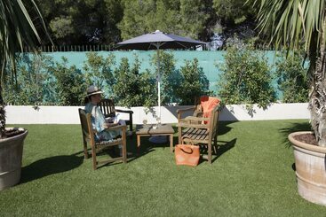 هتل Les Jardins De Cassis