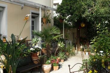 هتل Logis Hôtel Villa Victorine