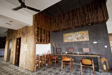 Patio Hotel & Urban Resort