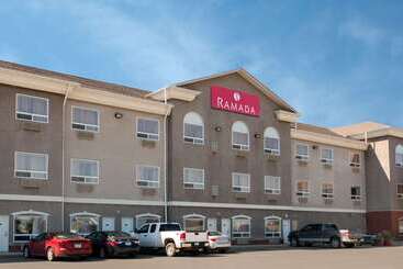 ホテル Ramada By Wyndham Weyburn