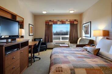 هتل Ramada By Wyndham Weyburn