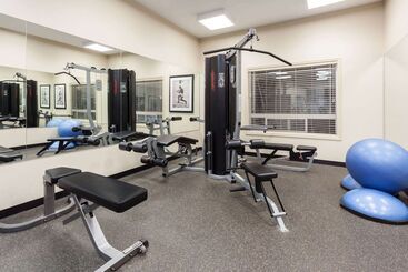هتل Ramada By Wyndham Weyburn