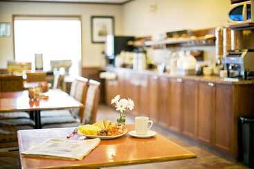 هتل Service Plus Inns & Suites Drayton Valley