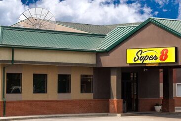 هتل Super 8 By Wyndham Fox Creek