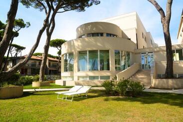 هتل Terme Marine Leopoldo Ii Terme & Spa