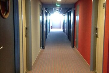هتل The Originals City, Hôtel Des Lys, Dreux