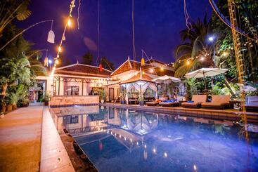هتل The Sanctuary Villa Battambang