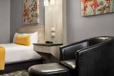 هتل Travelodge By Wyndham Alma