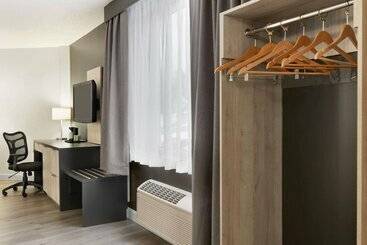 هتل Travelodge By Wyndham Alma
