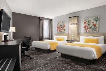 هتل Travelodge By Wyndham Alma