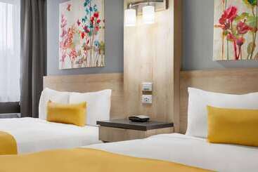 هتل Travelodge By Wyndham Alma
