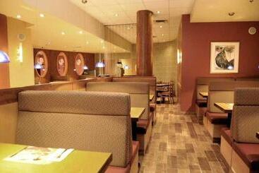 هتل Travelodge By Wyndham Alma