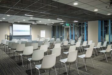 هتل Tulip Inn Eindhoven Airport