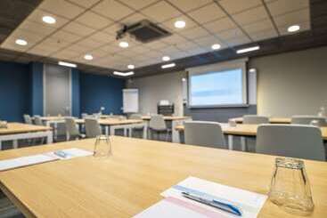 هتل Tulip Inn Eindhoven Airport