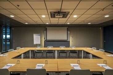 هتل Tulip Inn Eindhoven Airport