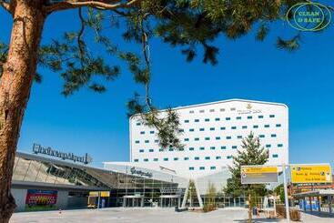 هتل Tulip Inn Eindhoven Airport