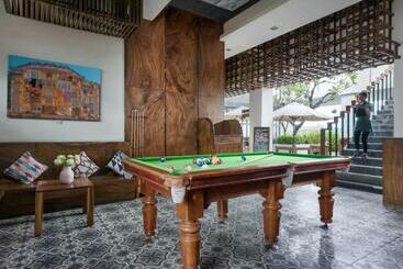 Patio Hotel & Urban Resort