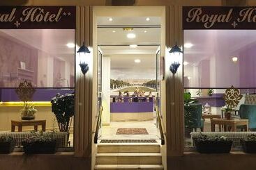 Royal Hotel Versailles
