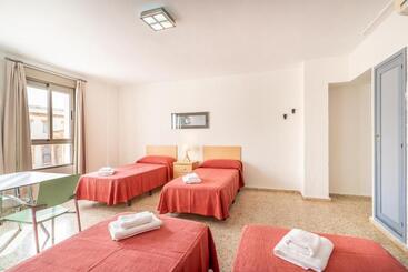 Albergue Inturjoven Chipiona Hostel
