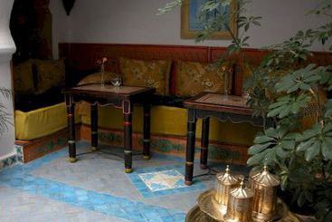 تختخواب و صبحانه Dar Meziana