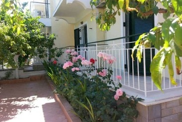 Elenas Garden